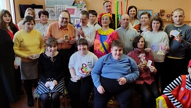 Весеннее настроение дарят в Лунинецком районе