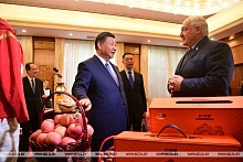 Уникальные кадры! О чём Лукашенко и Си Цзиньпин говорили ДО переговоров?