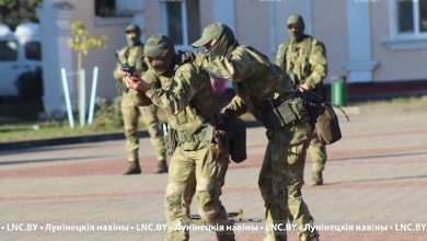 Военные стреляли в Лунинце. Что случилось? (фоторепортаж)