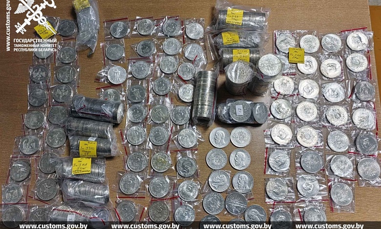 Серебряные монеты изъяли на границе у водителя автобуса "Тересполь - Брест"