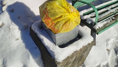 Урна – не контейнер! В Лунинце есть проблема выброса объемных пакетов с бытовыми отходами в уличные урны