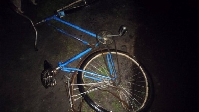 В Лунинецком районе автомобиль сбил велосипедистку