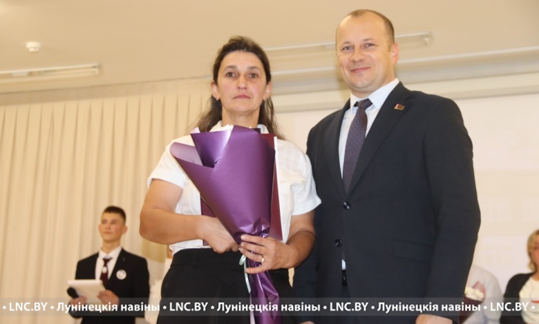 В средней школе №1 Лунинца состоялось торжественное чествование строителей