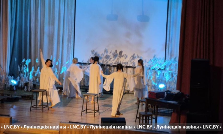 В Лунинце состоялся показ спектакля «Горький хлеб»