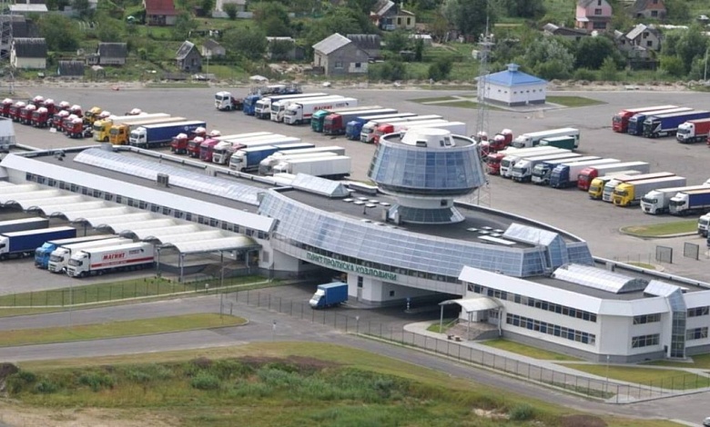 На тысячу увеличилась очередь грузовиков, выезжающих из Беларуси в Польшу