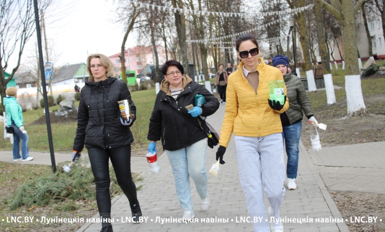 Жители Лунинца дружно взялись за наведение порядка в городе