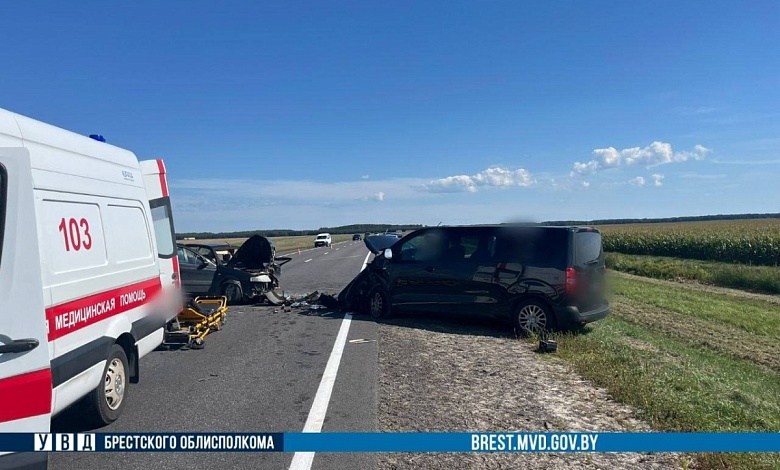 Лобовой удар! Смертельное ДТП произошло на автодороге М-10 в Брестской области
