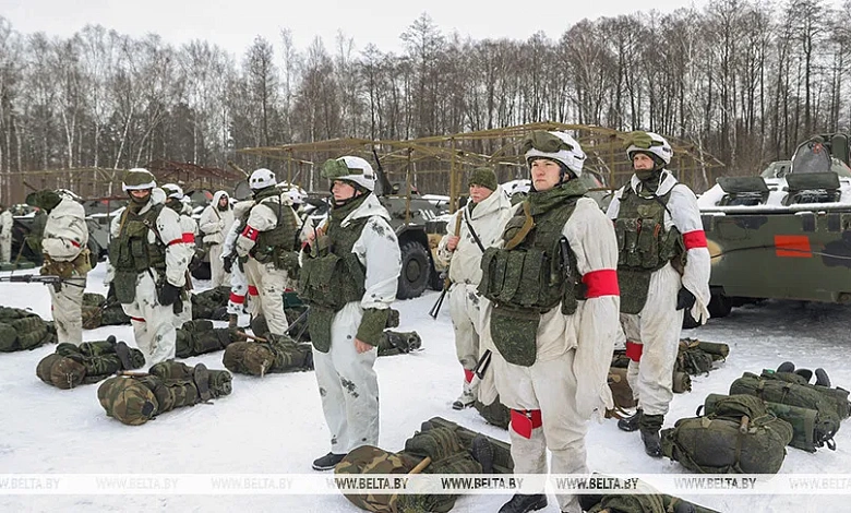 Брестские десантники во время проверки ВС: готовы терпеть трудности для защиты страны 