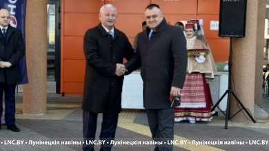 Губернатор передал 50 автомобилей медработникам Брестской области