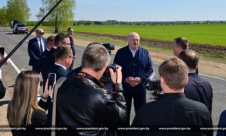 Александр Лукашенко поручил до 9 мая завершить посевные работы