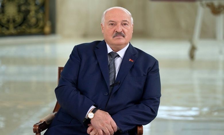 Лукашенко: Через несколько минут он перезвонил! Я говорю: "Дональд, враги вмешались в разговор!"