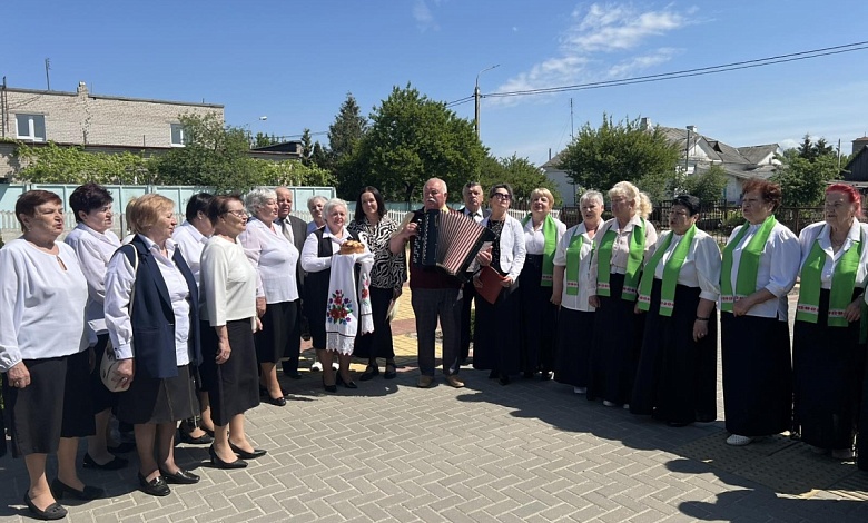 Фестиваль ветеранов труда устроили в Лунинце