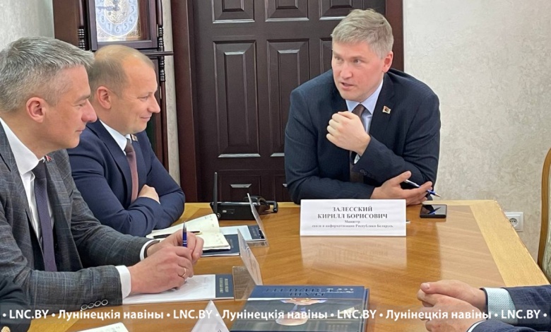 Министр проводит прием граждан и прямую телефонную линию в Лунинце