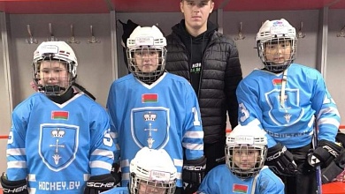 Девочки играют в хоккей! Лунинчанки приняли участие в сборах в Минске