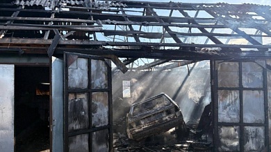 Сгорел автомобиль в гараже. Еще один пожар в Микашевичах 