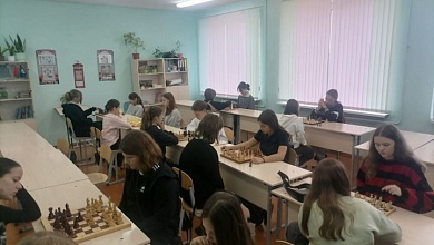 Турнир по шахматам "Белая ладья-2025" провели в Лунинце