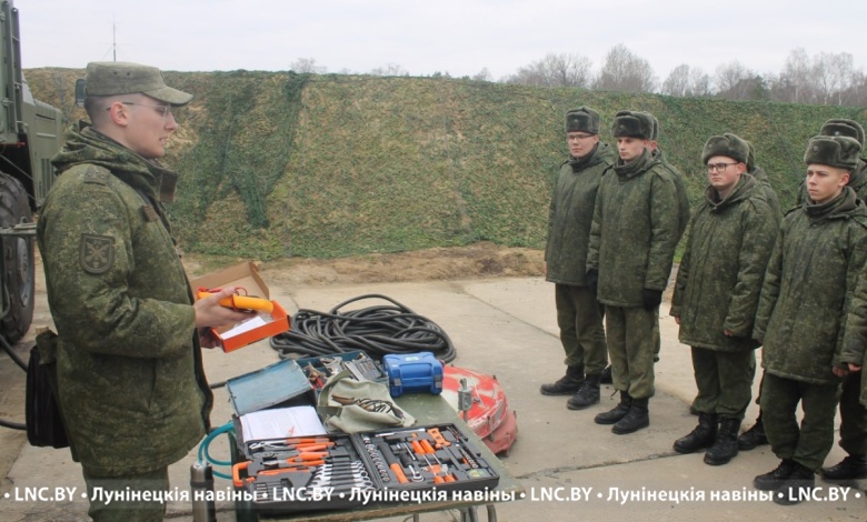 Единый день безопасности военной службы провели в Лунинце