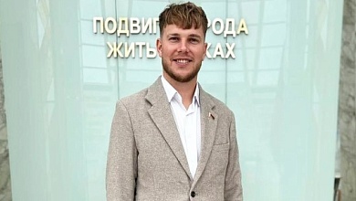 Министр вручил лунинчанину членский билет