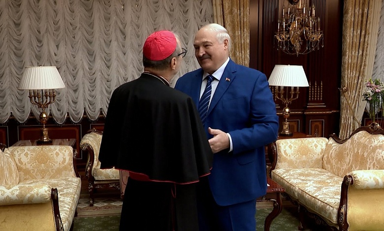 Лукашенко – спецпосланнику Папы Римского: Искренне рад встретиться с вами!