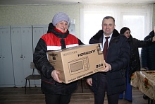 Приятная миссия представителей профсоюза в Лунинецком районе 