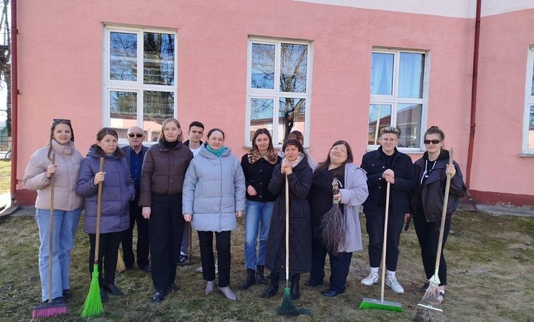 Коллективы занимаются наведением порядка в Лунинце