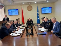 Дороги, вода, торговля. Уровень оказания услуг и их качество обсудили в Лунинце