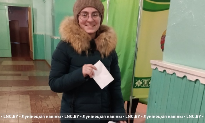 Избиратели голосуют в Больших Чучевичах