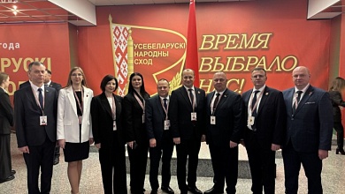 За несколько минут до начала заседания ВНС 