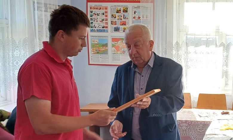 И блогеры трудятся на хлебной ниве в Лунинецком районе