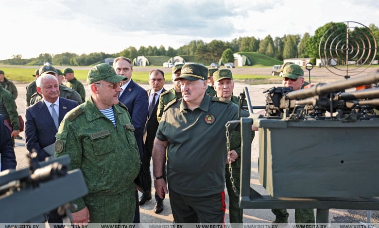 Лукашенко доложили о создании в Беларуси войск беспилотников