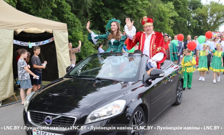 Фотомгновения регионального праздника "Лунінецкія клубніцы" 