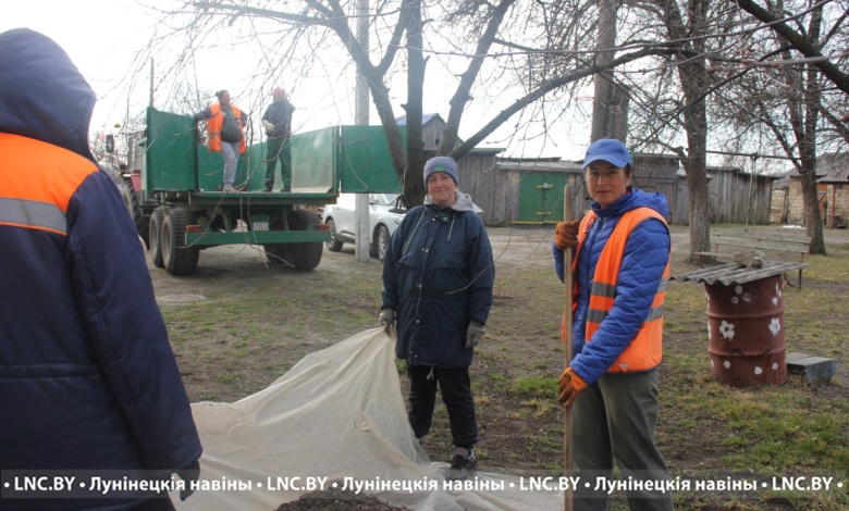 В Микашевичах наводят чистоту