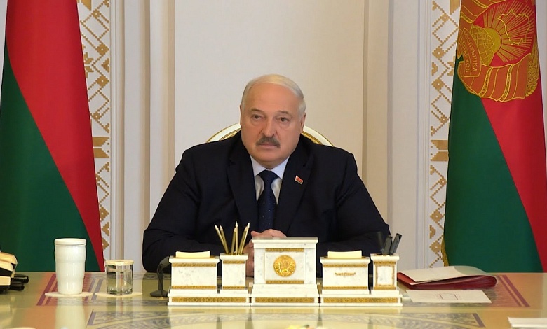 Лукашенко: Прячете хвосты и голову в песок! Обманываете, врёте!