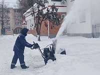 Коммунальникам в уборке снега помогают и трудовые коллективы Лунинецкого района