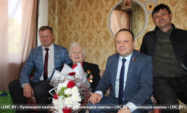 Сенатор навестил участницу Великой Отечественной войны