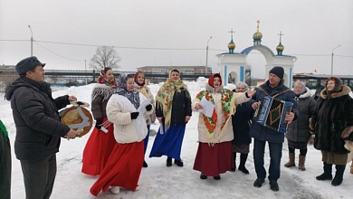 В Микашевичах проводили Масленицу