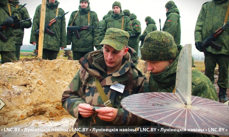 Новобранцы 56 зенитного ракетного полка проходят подготовку, Лунинецкий район