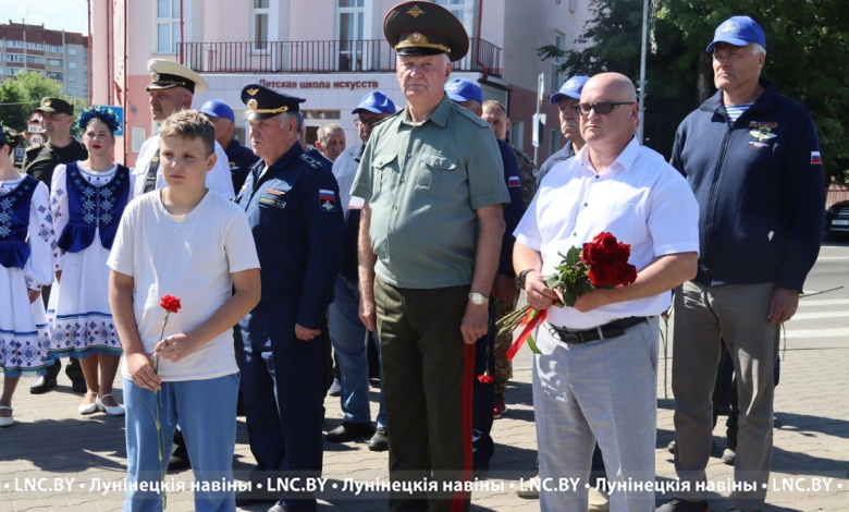 В преддверии Дня скорби Лунинетчину посетила делегация россиян