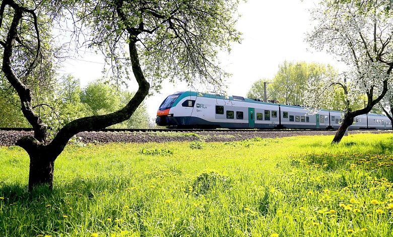 Дополнительные поезда - на апрельские и майские праздники 