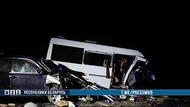 Шесть погибших! Маршрутка сначала столкнулась с трактором. В МВД дополнили картину смертельного ДТП