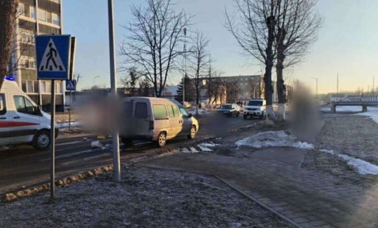 Автомобиль сбил женщину. Стали известны подробности ДТП в Микашевичах