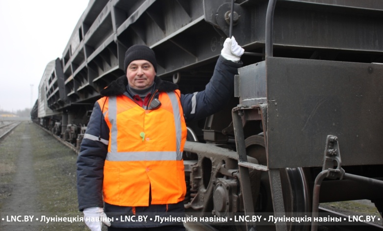 Навыки «по наследству» передает составитель поездов из Лунинецкого района