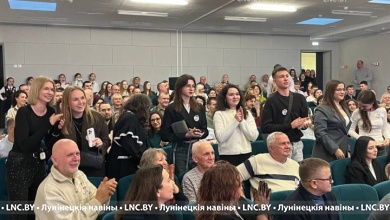 Первый вечер встречи выпускников состоялся и в обновленной СШ №1 Лунинца