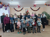 Дарят радость и подарки детям в Лунинецком районе