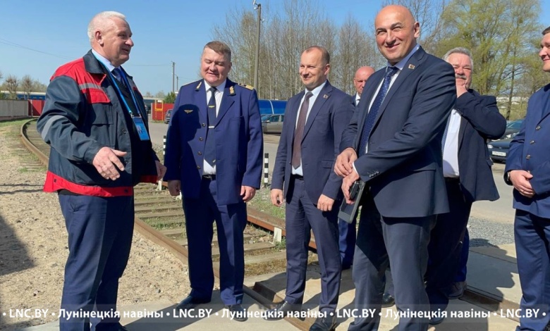 Министр информации Беларуси Марат Марков посещает Лунинецкий район