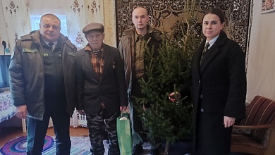Ветерана войны и бывшего лесника поздравило областное руководство