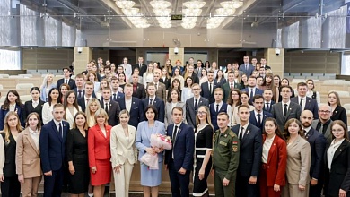 Лунинчанку наградили на заседании Молодежного совета в Минске