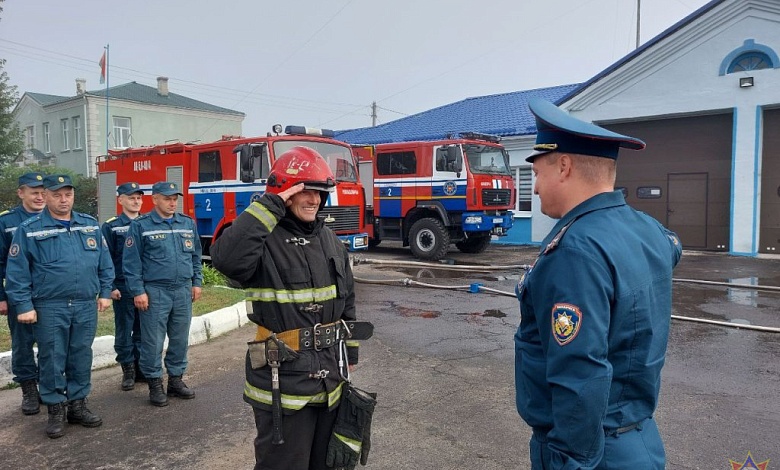 В Лунинецком районе спасателя проводили на заслуженный отдых