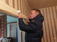 Жилой сектор обследуют сотрудники Лунинецкого РОЧС