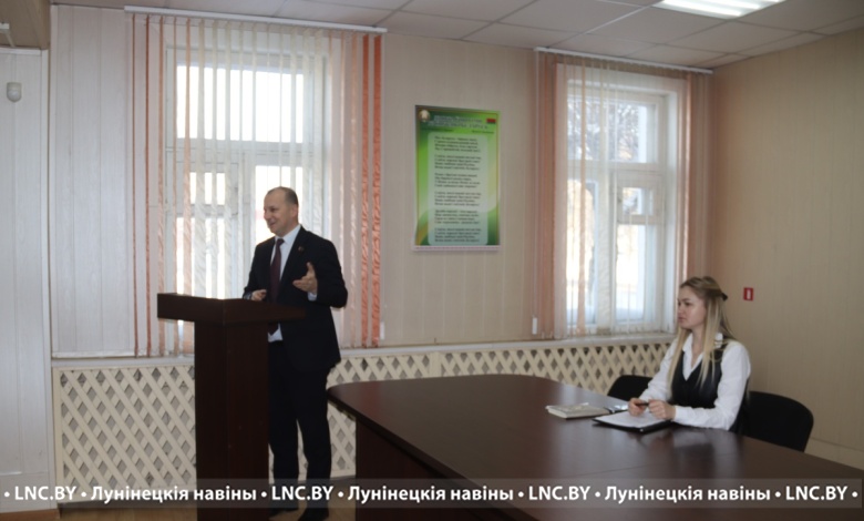 Руководитель района встретился с трудовым коллективом станции Лунинец 